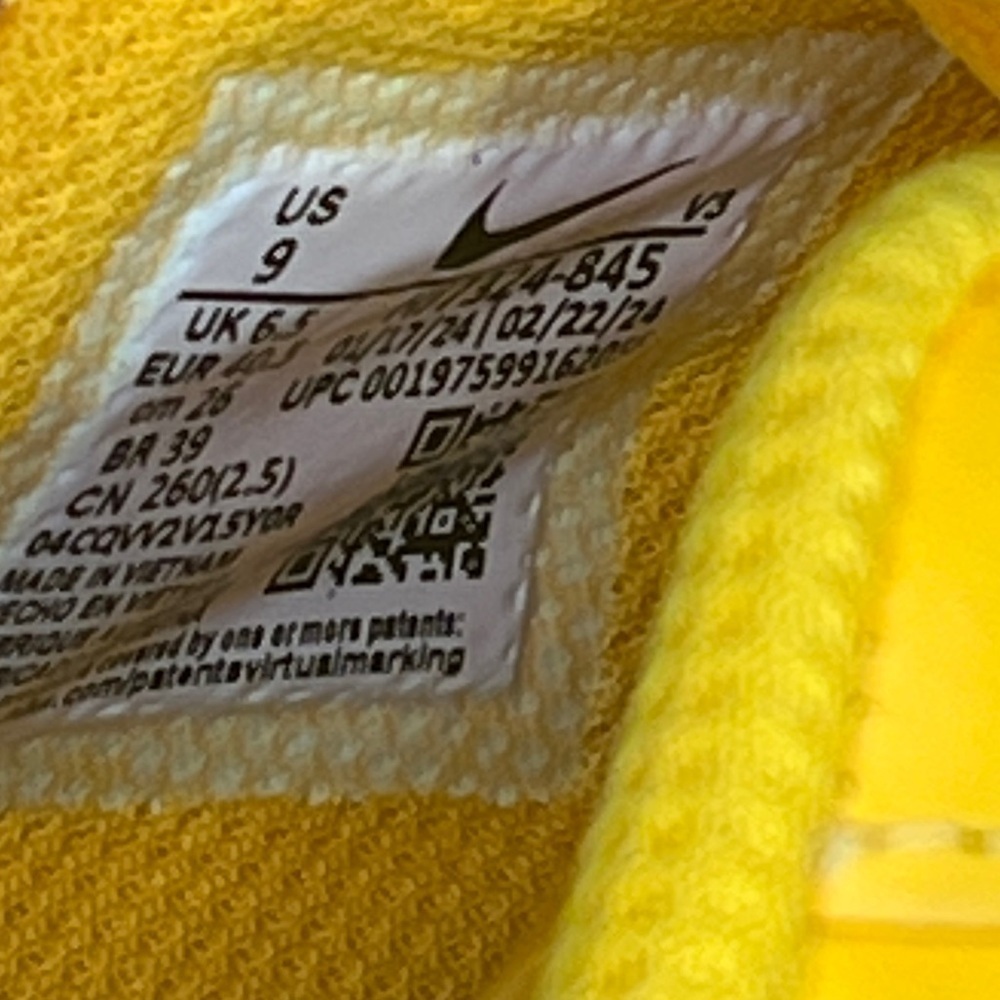 Air force 1
'Laser orange'
Brand new 
NWOT - Picture 11 of 13